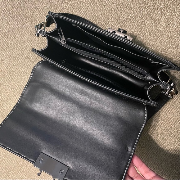 Crossbody purse - Picture 4 of 9